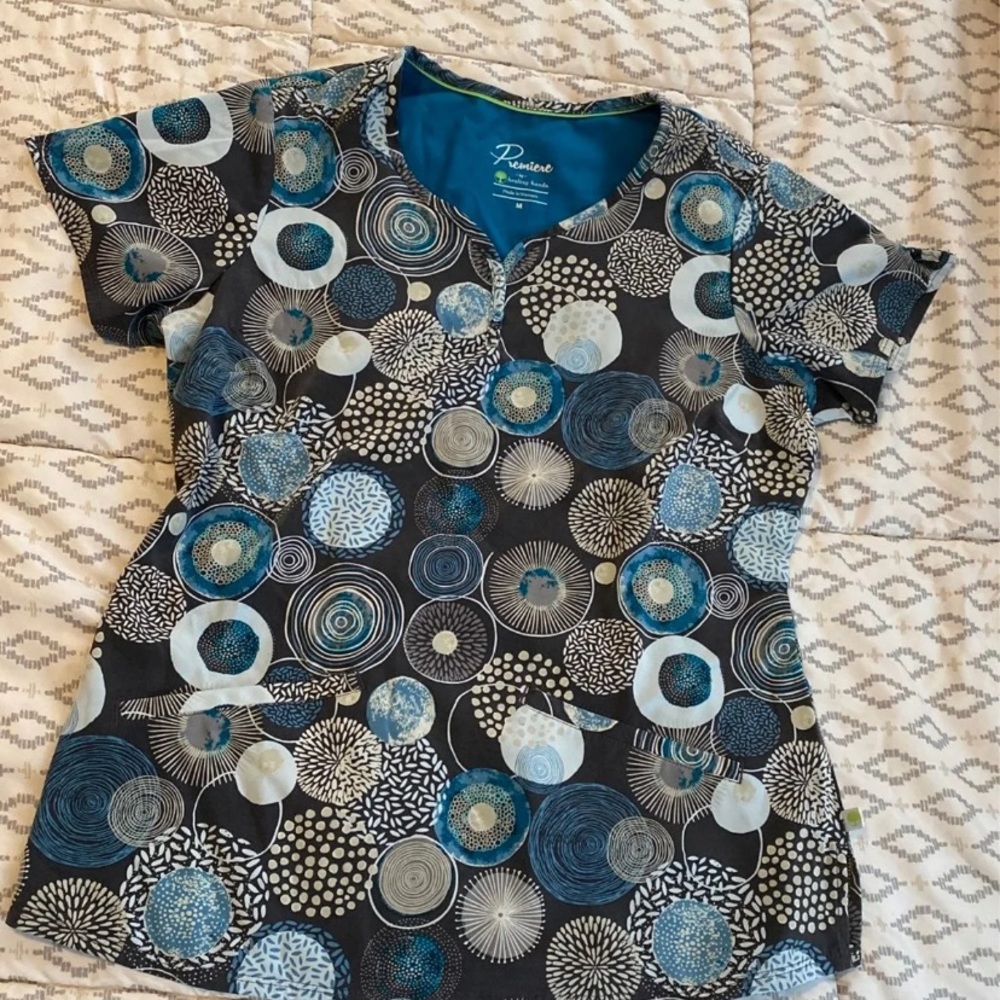 Size medium scrub top